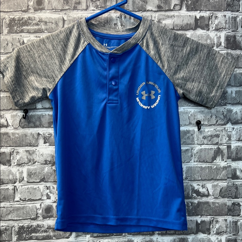 Boy's Under Armour Shirt‎